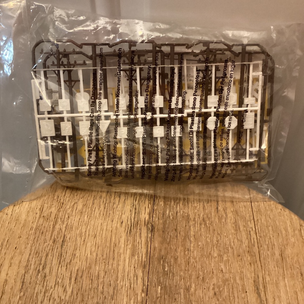 Sealed HO Scale Life Like Scale Telephone Poles Railroad Street Signs Unpainted